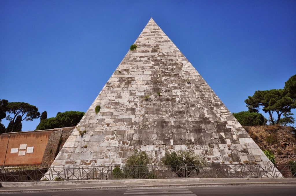 Pirámide Cestia -Roma