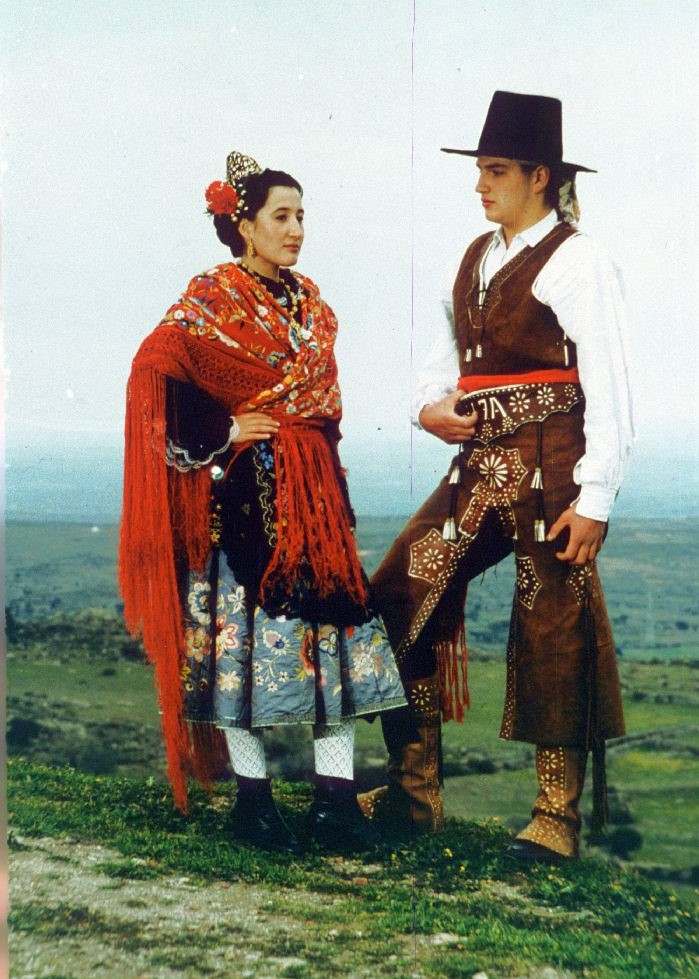 Vestimenta típica de Valdeobispo, Extramemadura, España