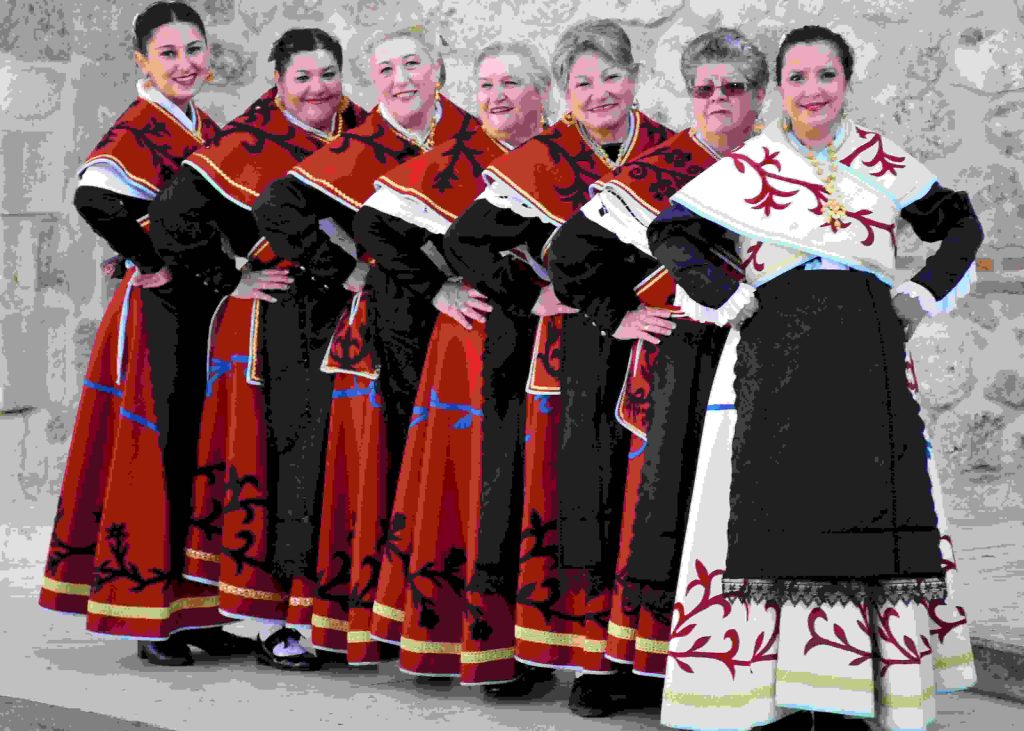 Vestimenta tradicional de Cabezabellosa, España